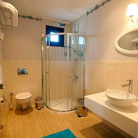 Riva's Club Otel