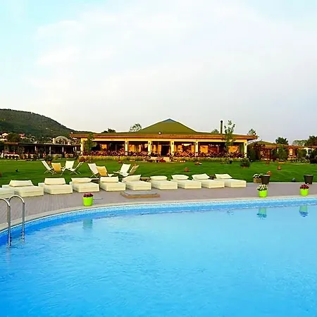 Riva's Club فندق *