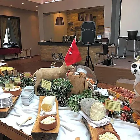Riva's Club فندق